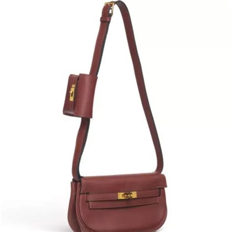 kelly moove bag